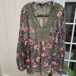 Torrid blouse, floral green lace bodice size Xl , sheer fabric, beautiful long